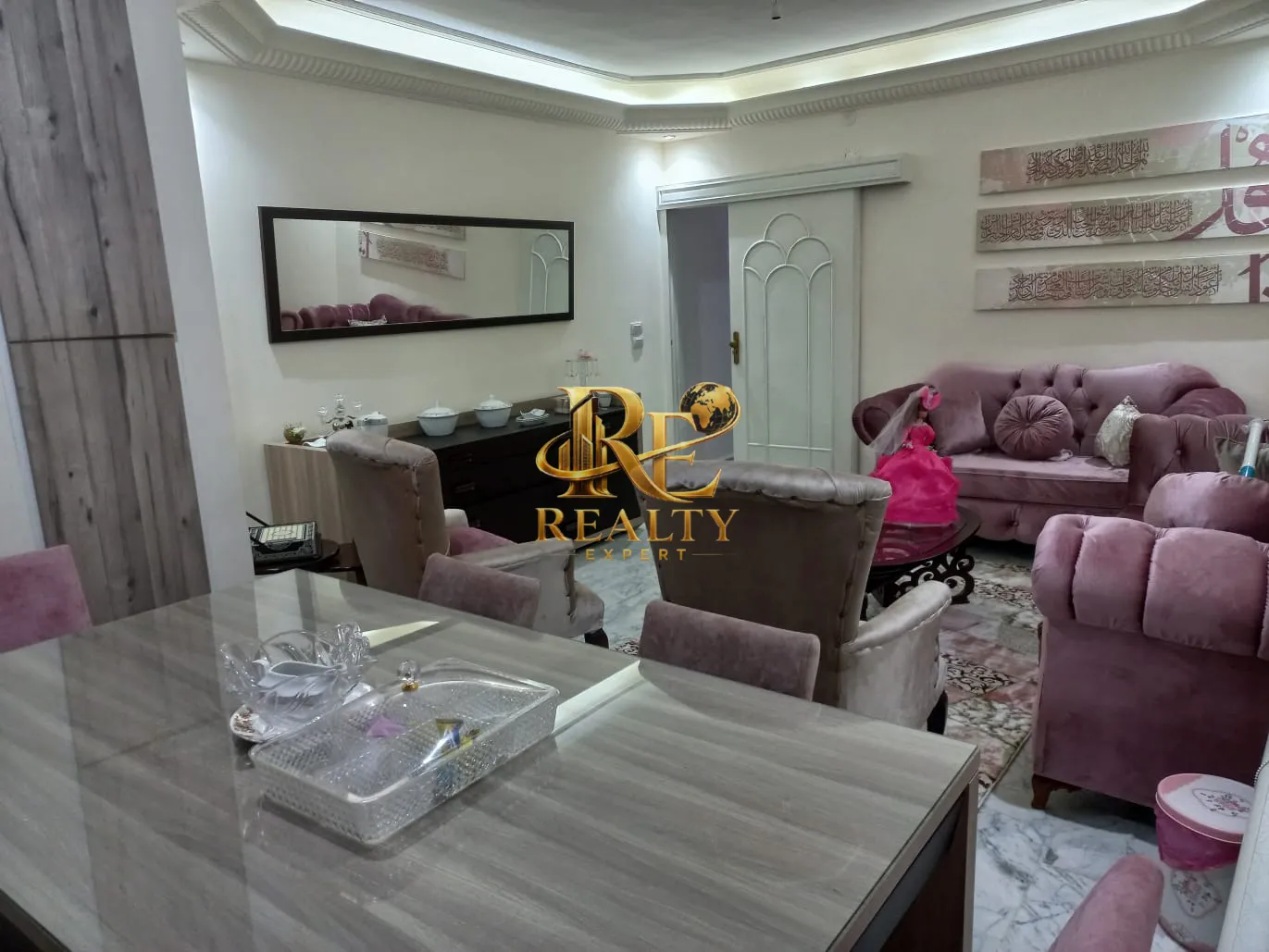 شقة for sale in بيروت، لبنان