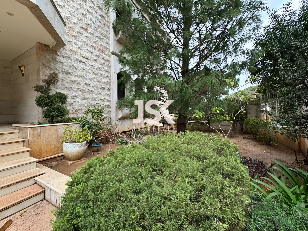 Villa for Sale in Montiverdi