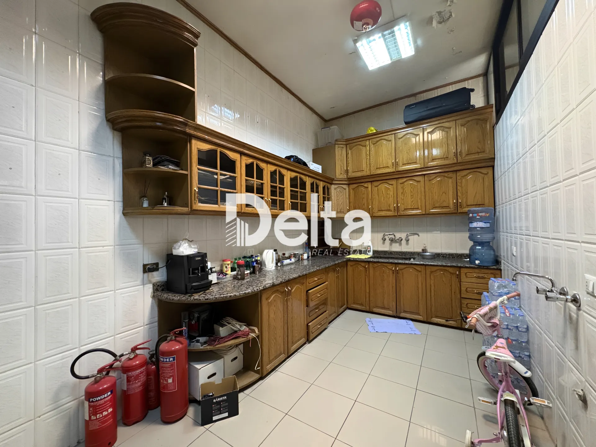 Shop for rent in Ras Al Naba'a