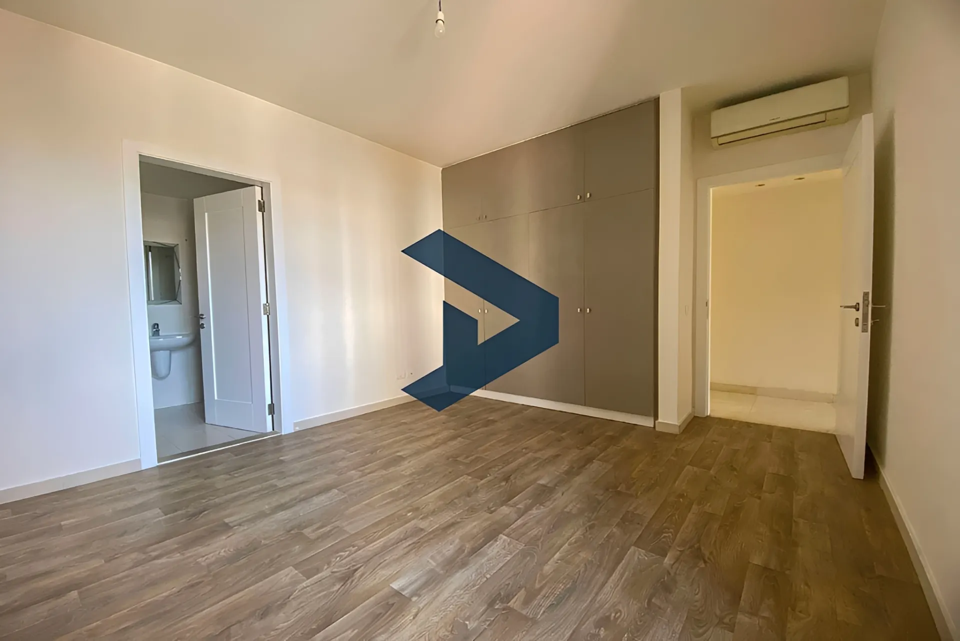 Apartment for sale in Clemenceau, Bayrut, Lebanon