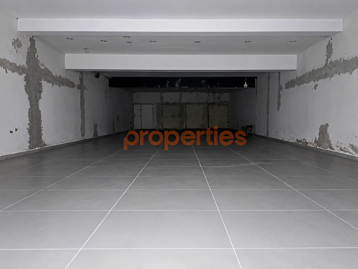 Showroom for rent in Ramleh Al Bayda, Beirut, Lebanon