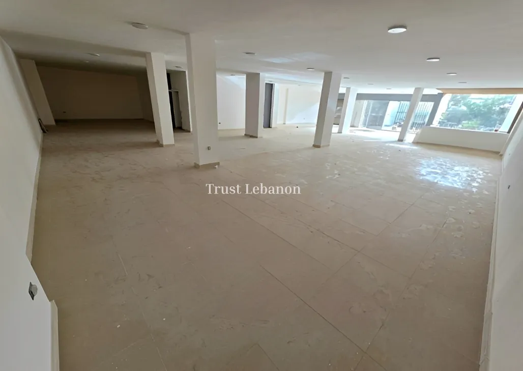 Showroom for rent in Mansourieh, Lebanon