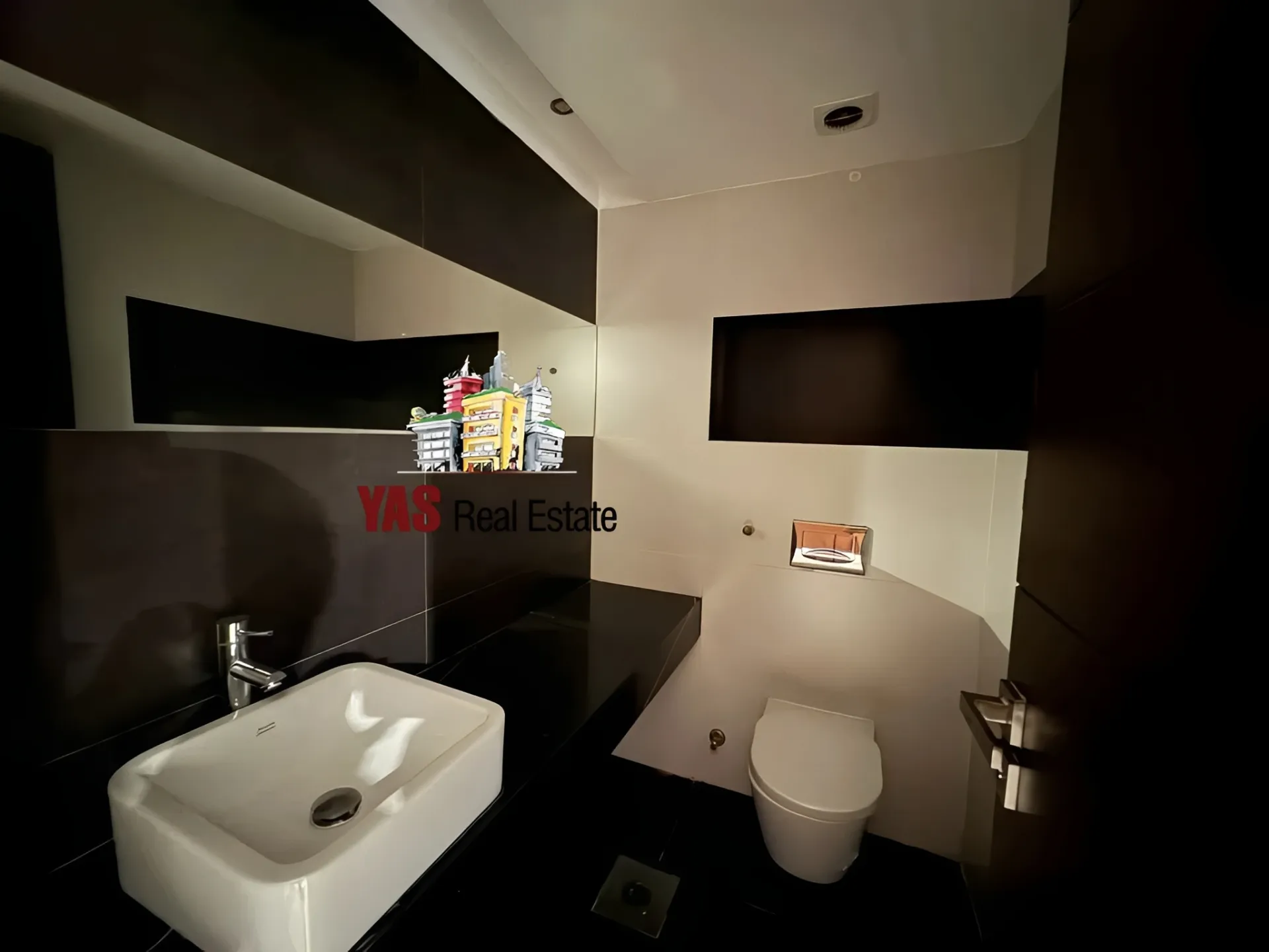 Apartment for Sale in Ballouneh