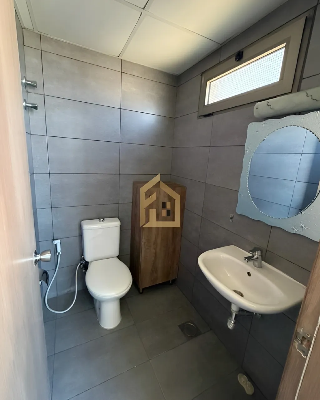 Office for rent in Ain El Mraiseh, Bayrut, Lebanon