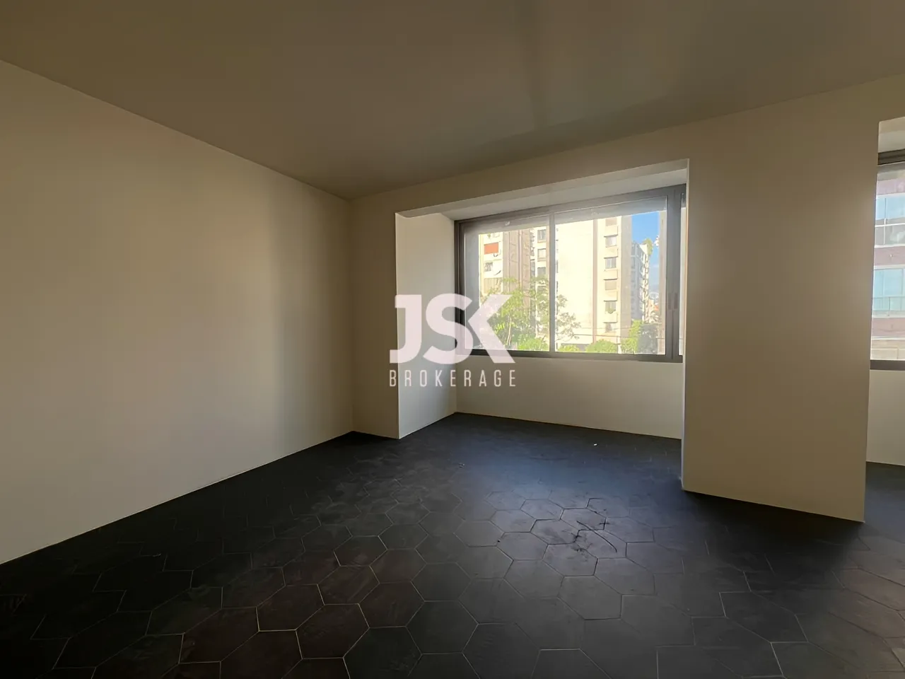 Building for Rent in Badaro