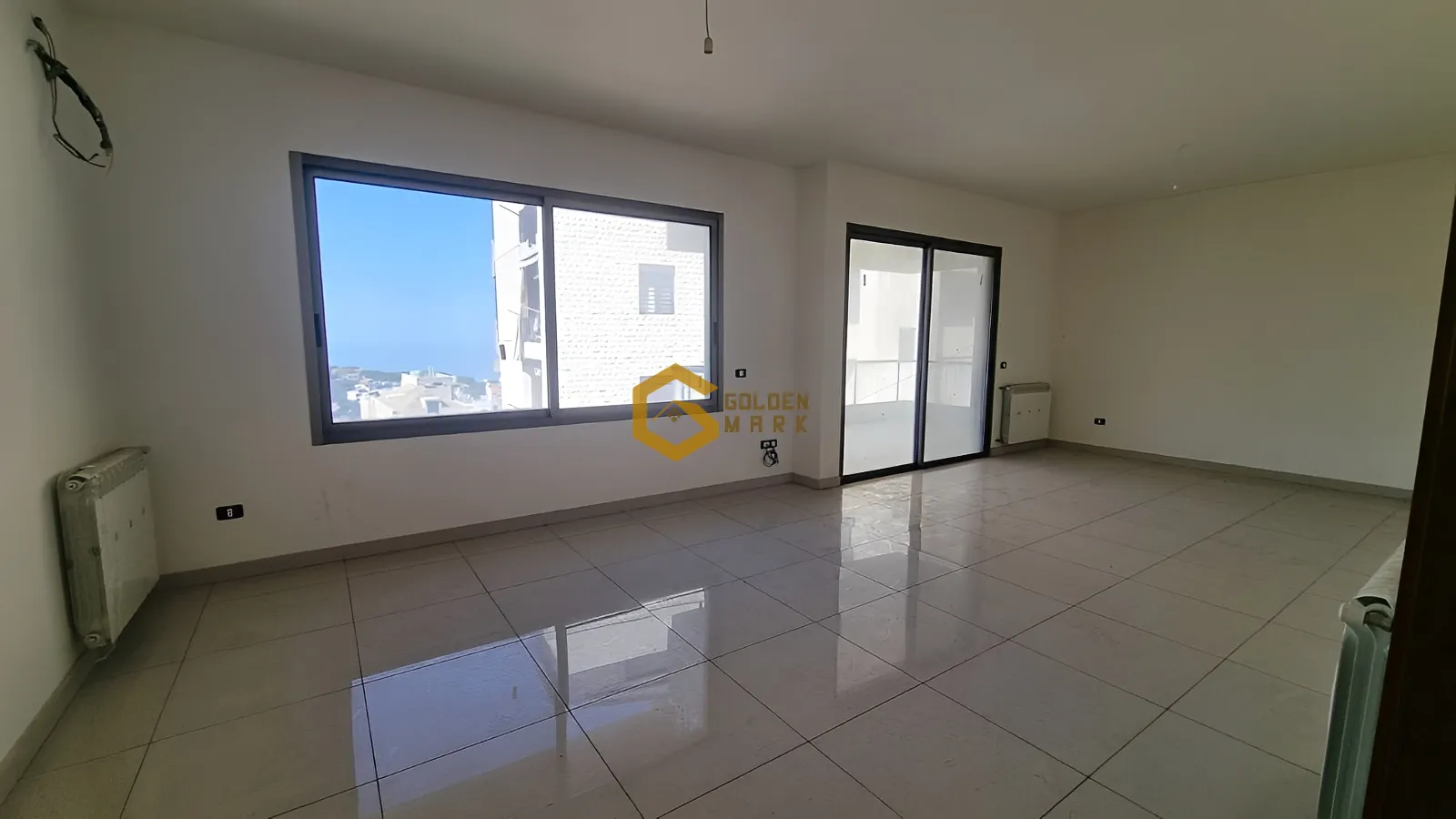 Apartment for Sale in Mazraat Yachoua - 3 bed, 3 bath