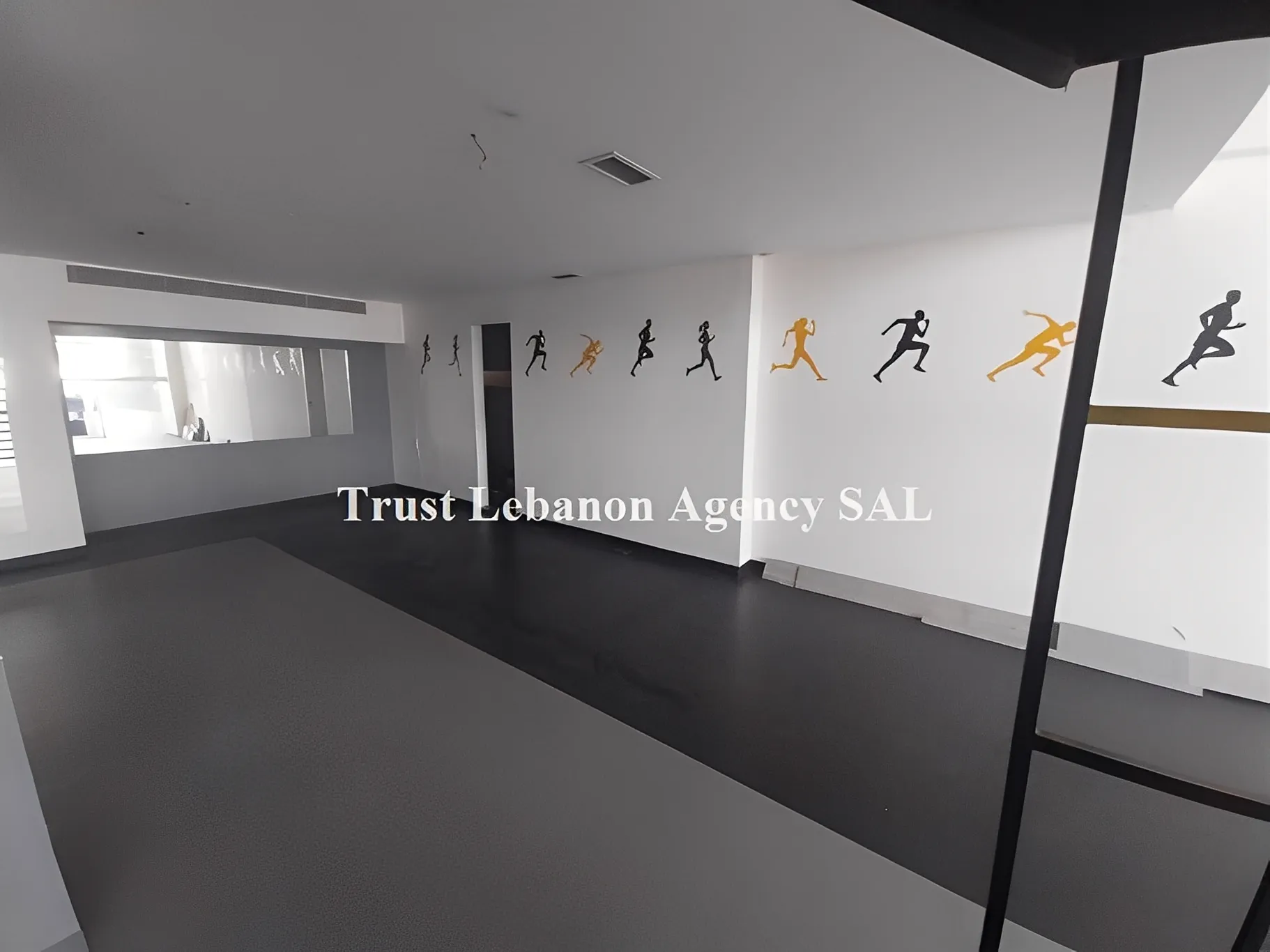 Commercial Property For Rent in Metn, Horsh Tabet