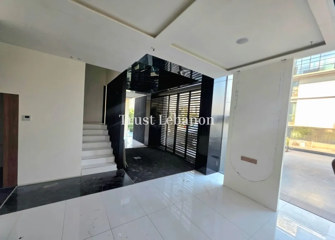 Showroom for rent in Hazmieh, Lebanon