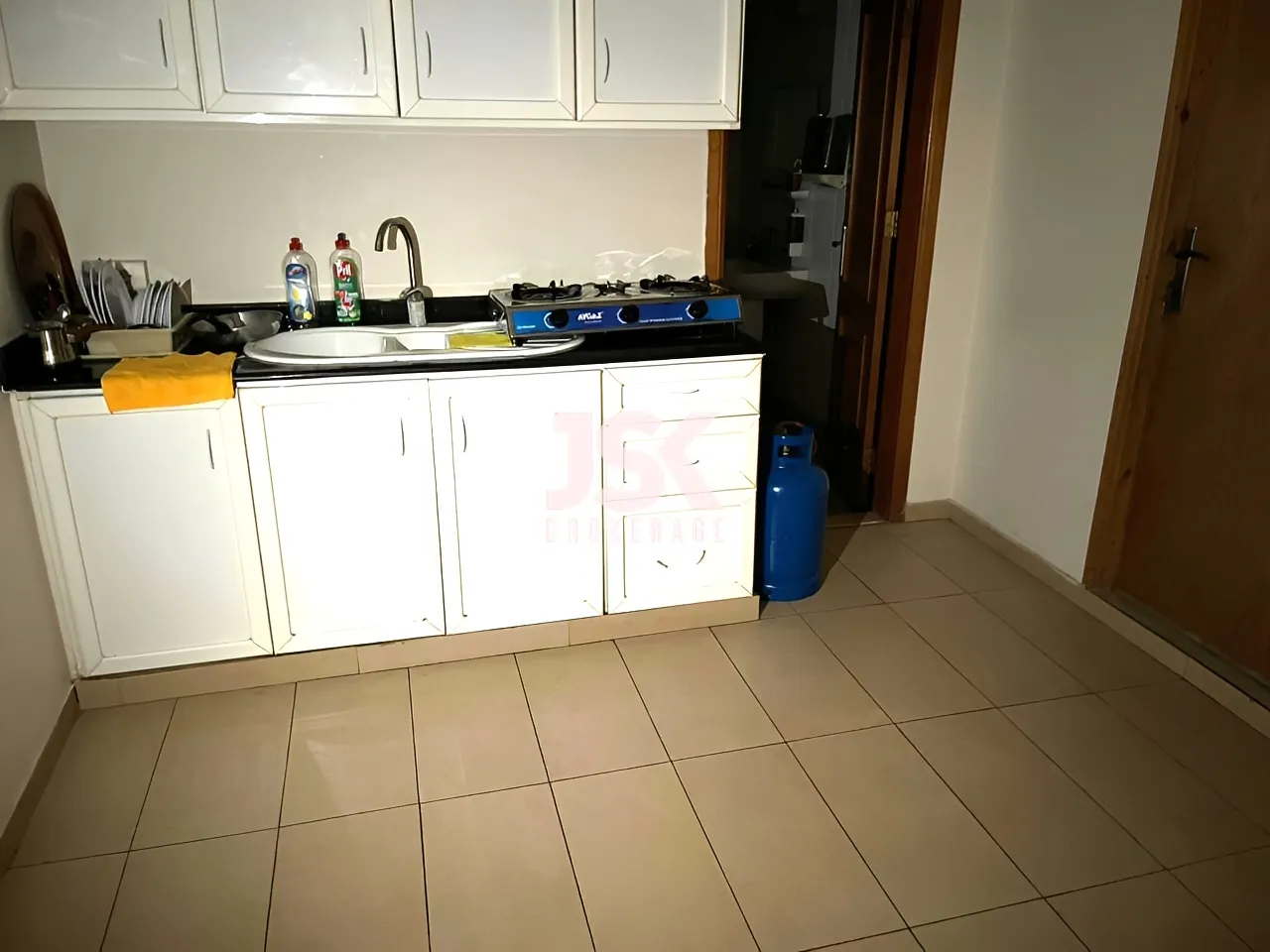 Office for Rent in Ras