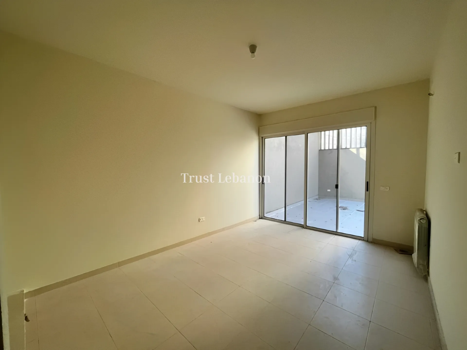 Apartment for sale in Qornet El Hamra, Lebanon - 3 bed, 4 bath