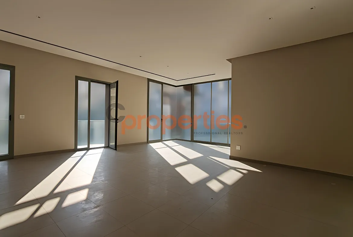 Apartment for Sale in Achrafieh - 3 bed, 4 bath