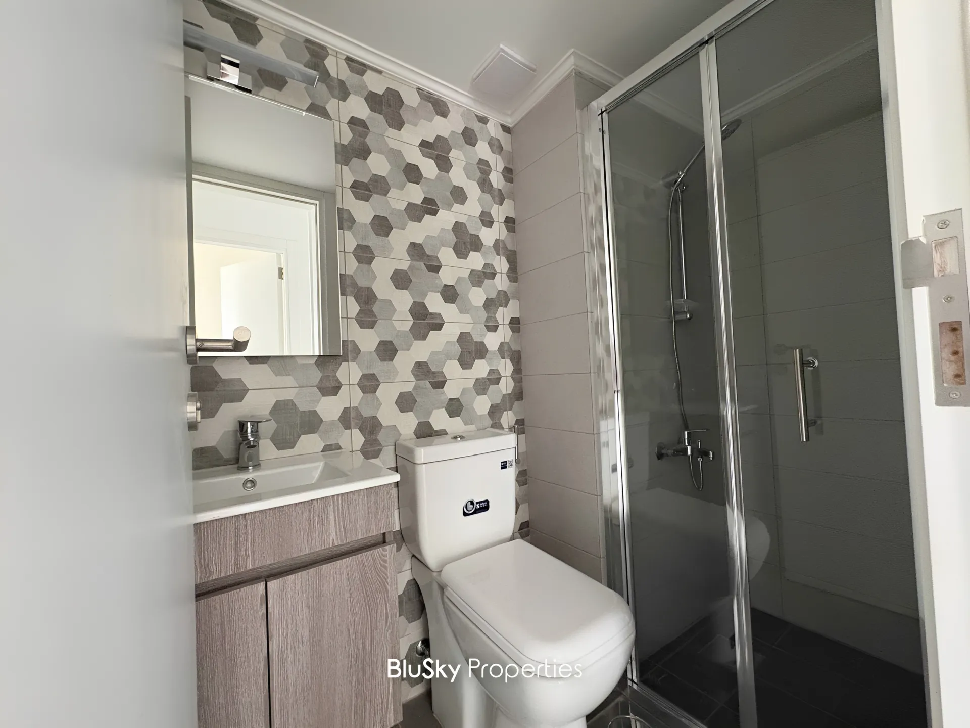 Apartment for sale in Qennabet broummana, lebanon - 4 bed, 4.0 bath