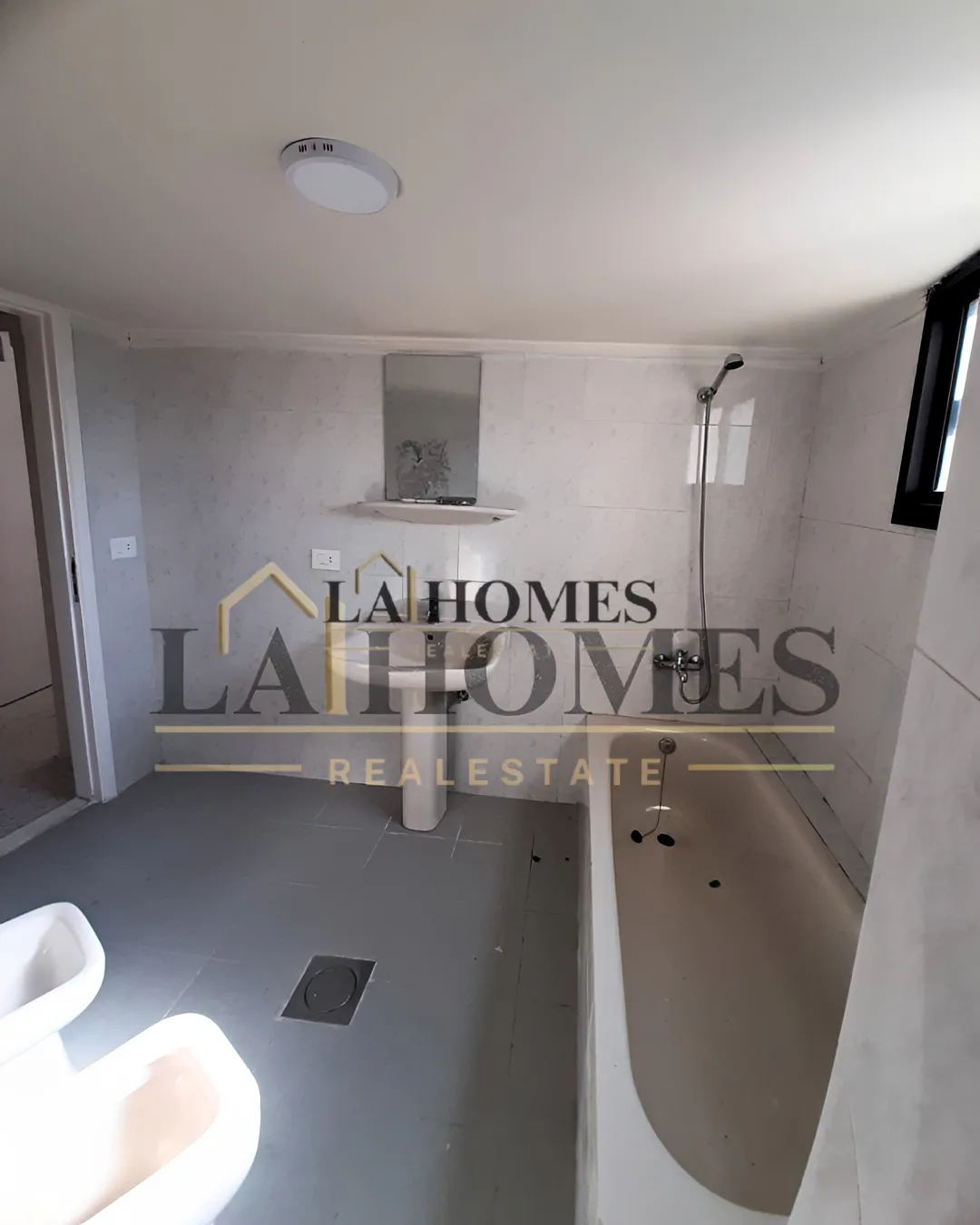 Apartment for sale in Ghbaleh