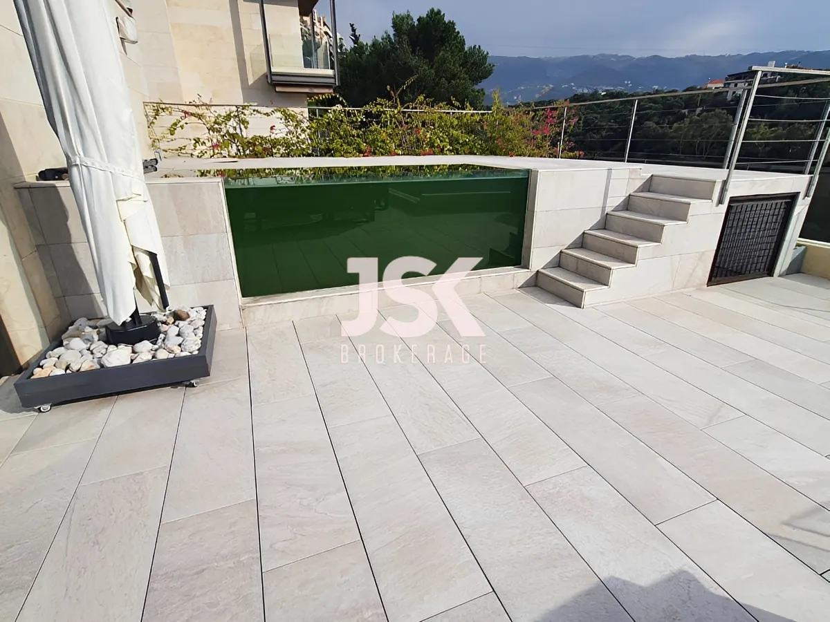 Penthouse for rent in Adma w Dafnah
