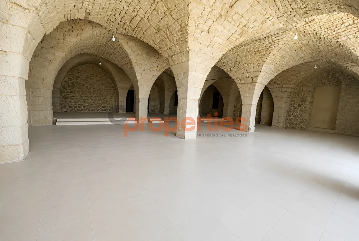 Showroom for Rent in Rayfoun