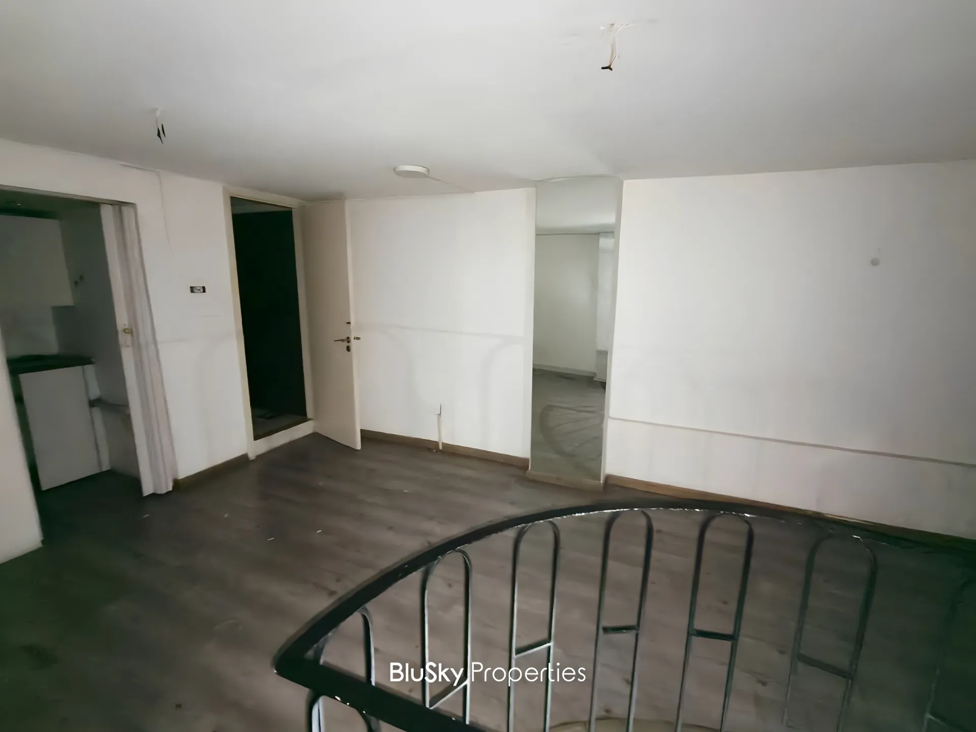 Shop for rent in Jal El Dib