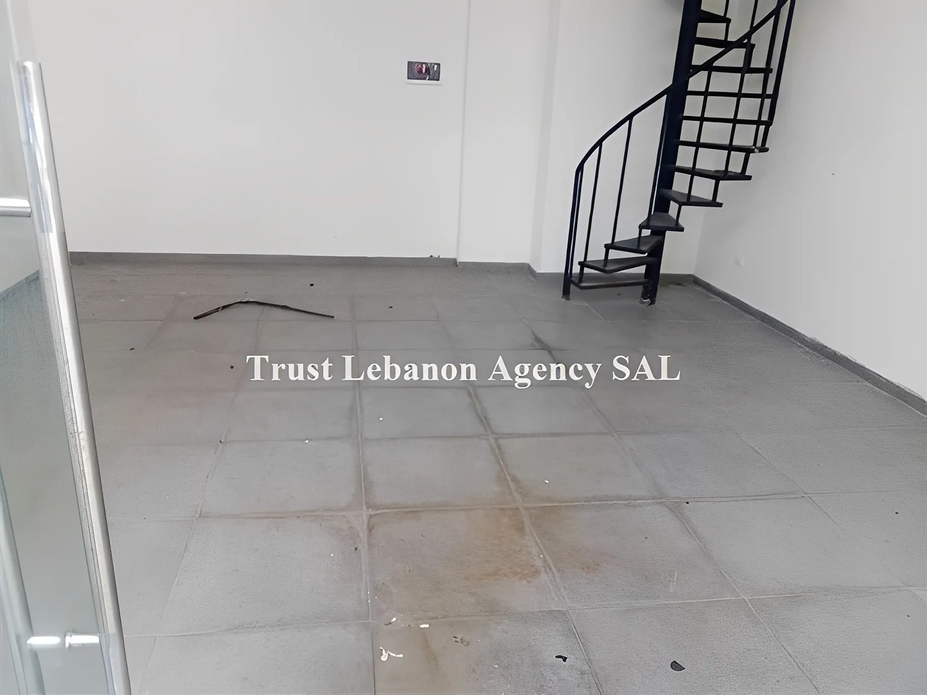 Shop for sale in Beirut, Barbour