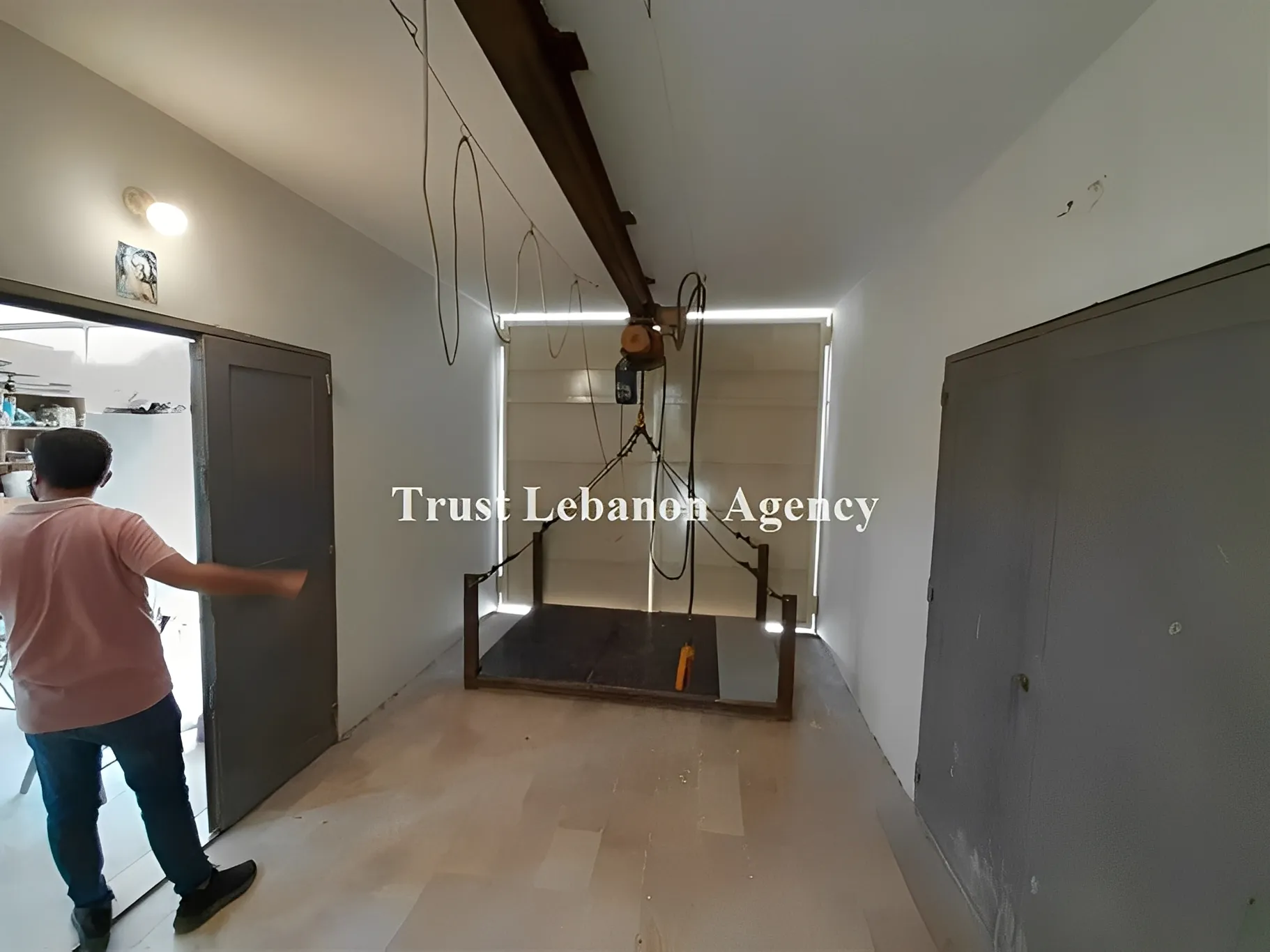Warehouse for rent in Metn, Mkalles