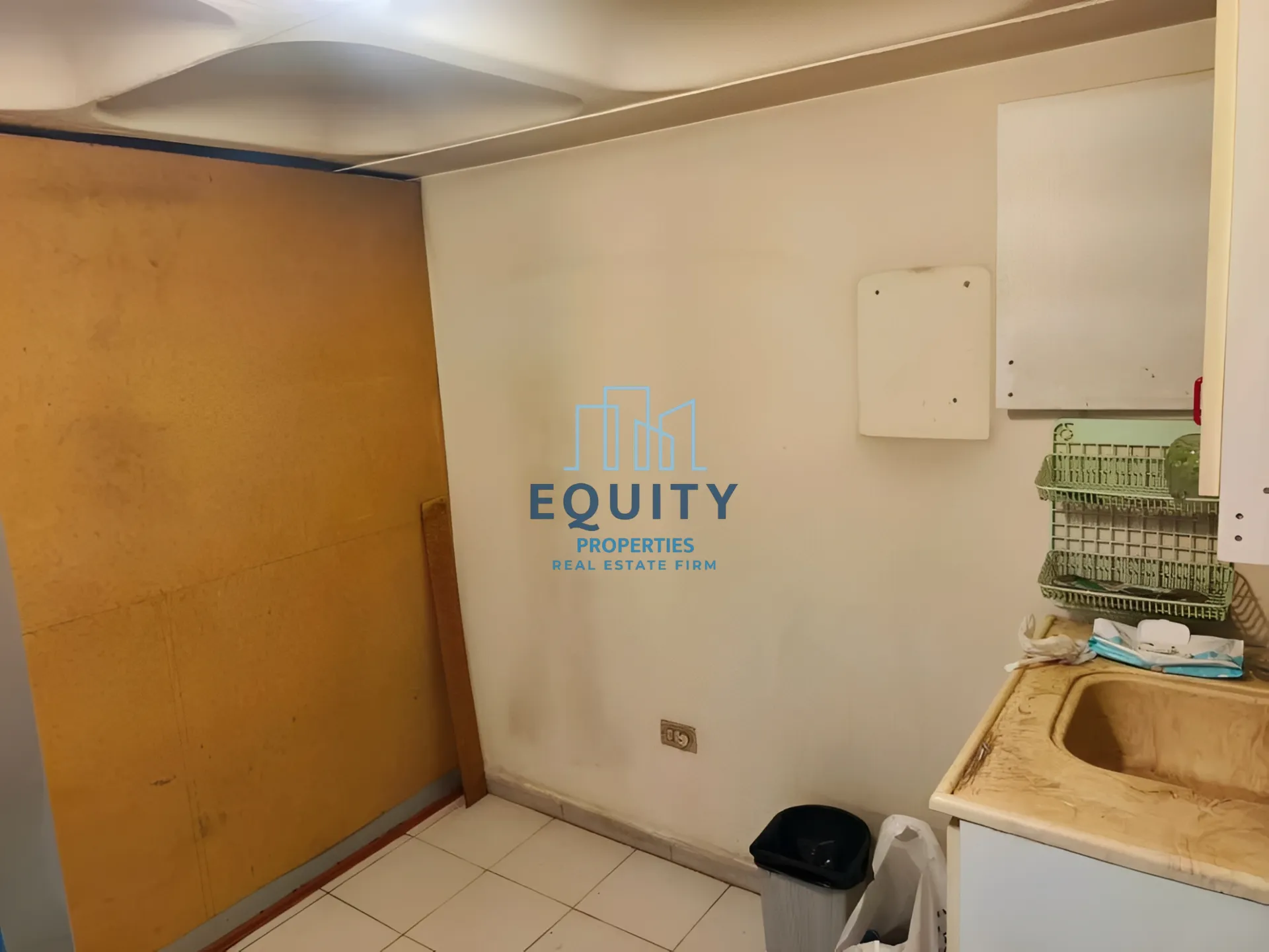 Shop for rent in Jdeideh, Lebanon