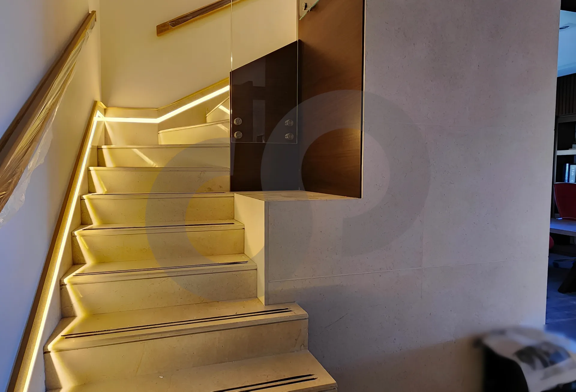 Apartment for Sale in Cornet Chahwan - 5 bed, 8 bath
