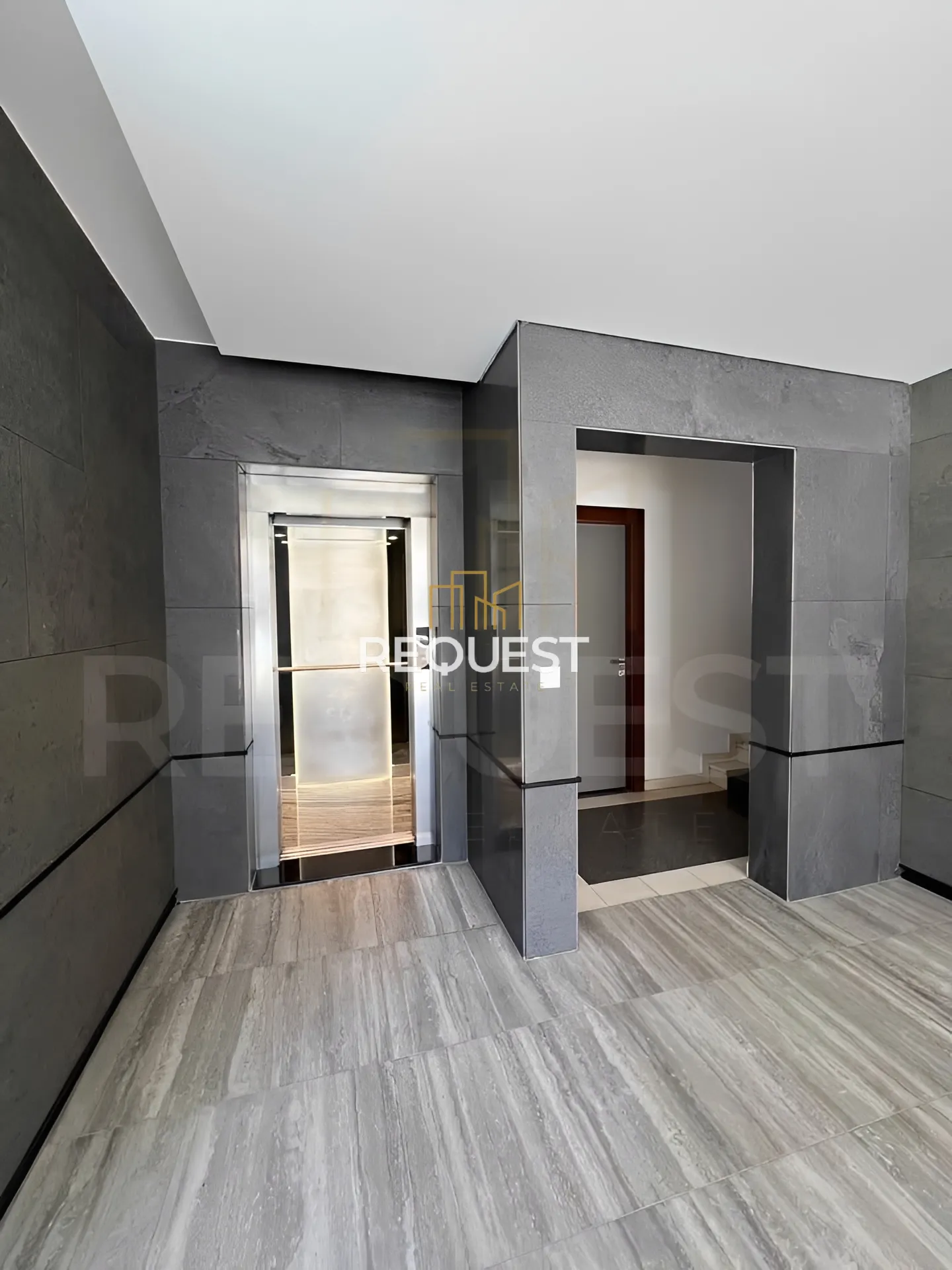 Office for sale in Haouch el oumaraa, lebanon