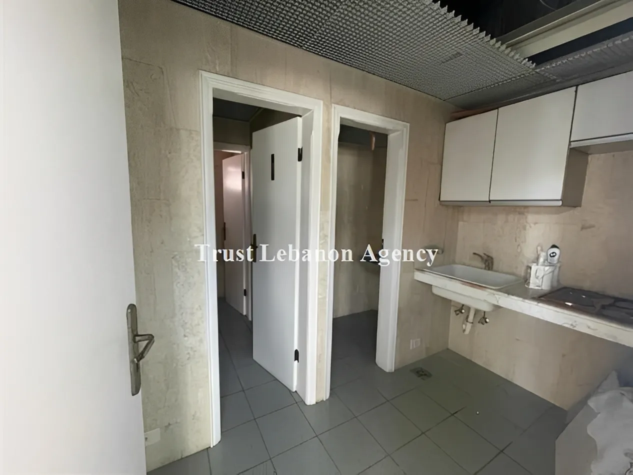 Office for rent in Baabda, Furn Al Chebak