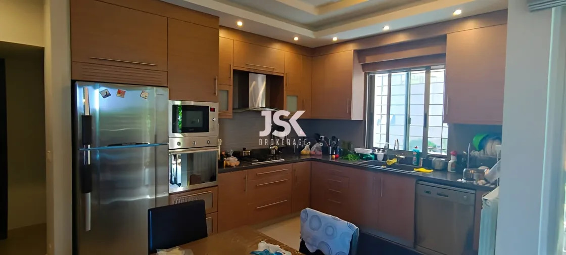 Villa for Sale in Faitroun