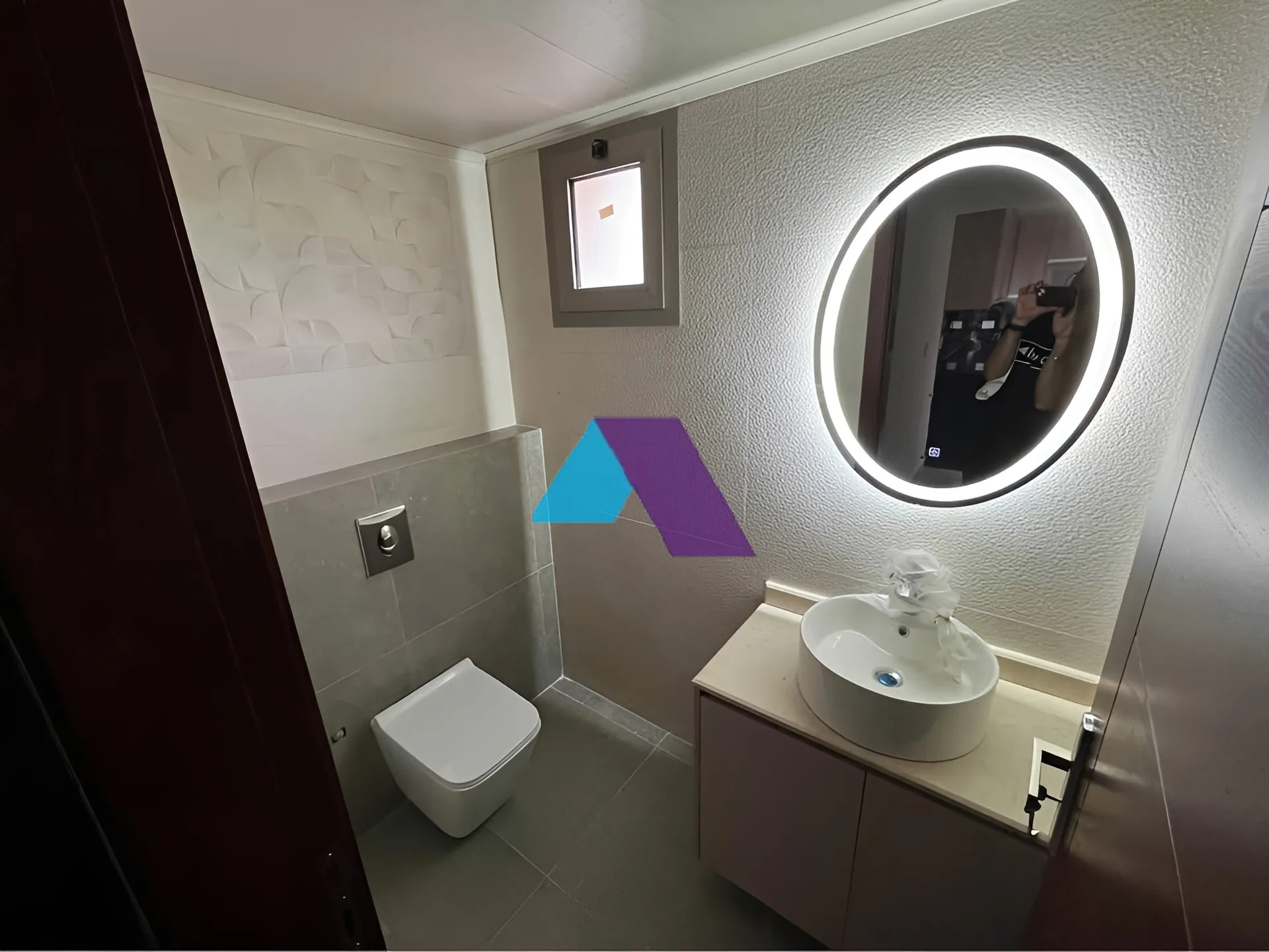 Apartment for Sale in Adma w Dafnah - 3 bed, 4 bath