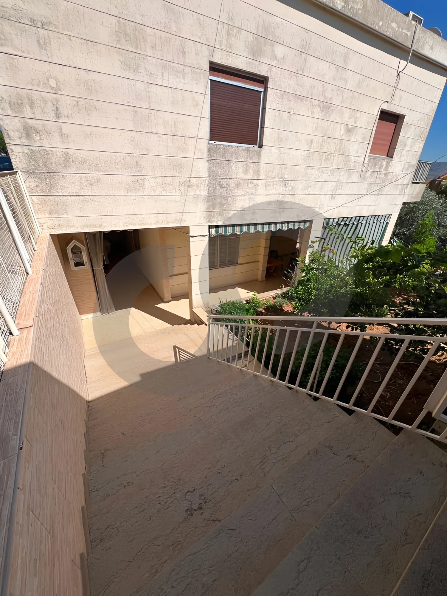 Building for Sale in Dfoun