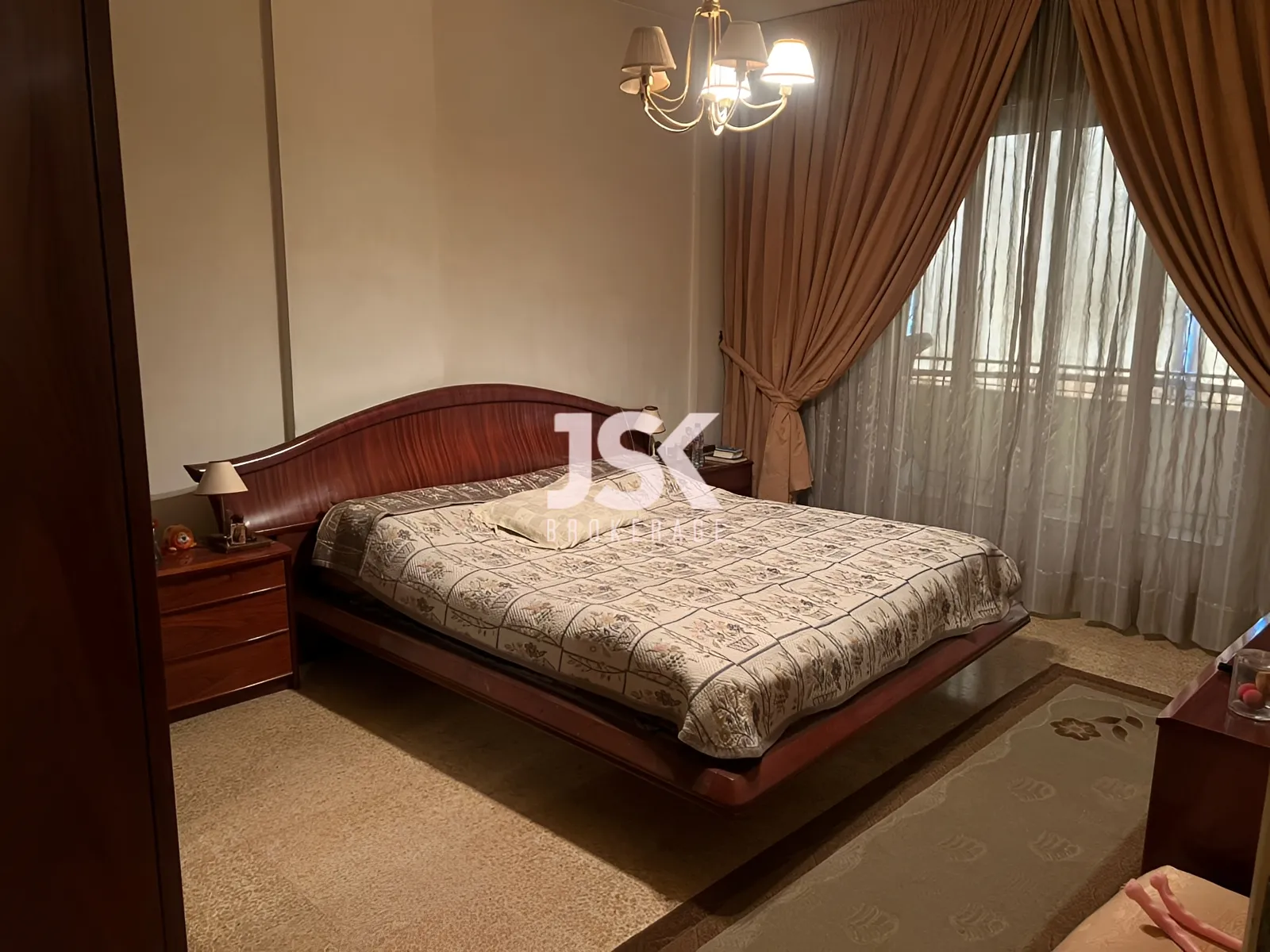 Apartment for Sale in Forn El Chebbak