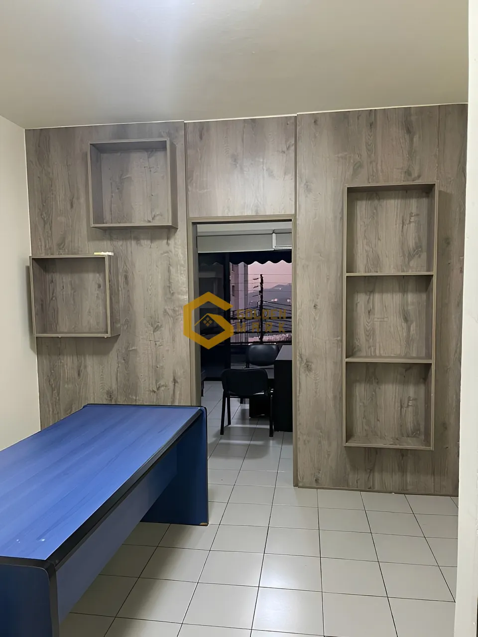 Office for rent in Mazraat Yachoua