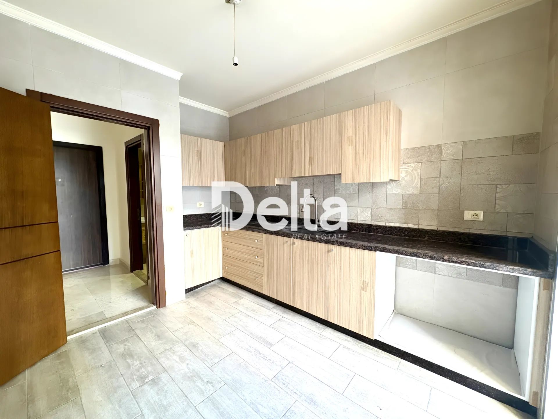 Apartment for rent in Ras Al Naba'a