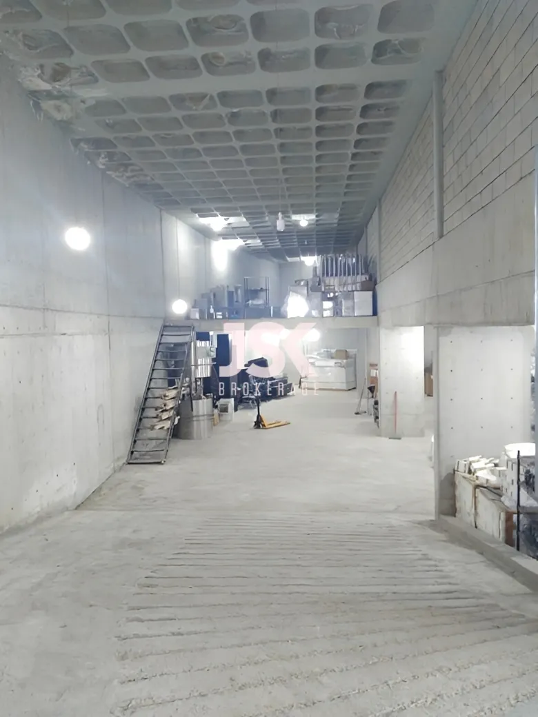 Warehouse for Rent in Naqqache