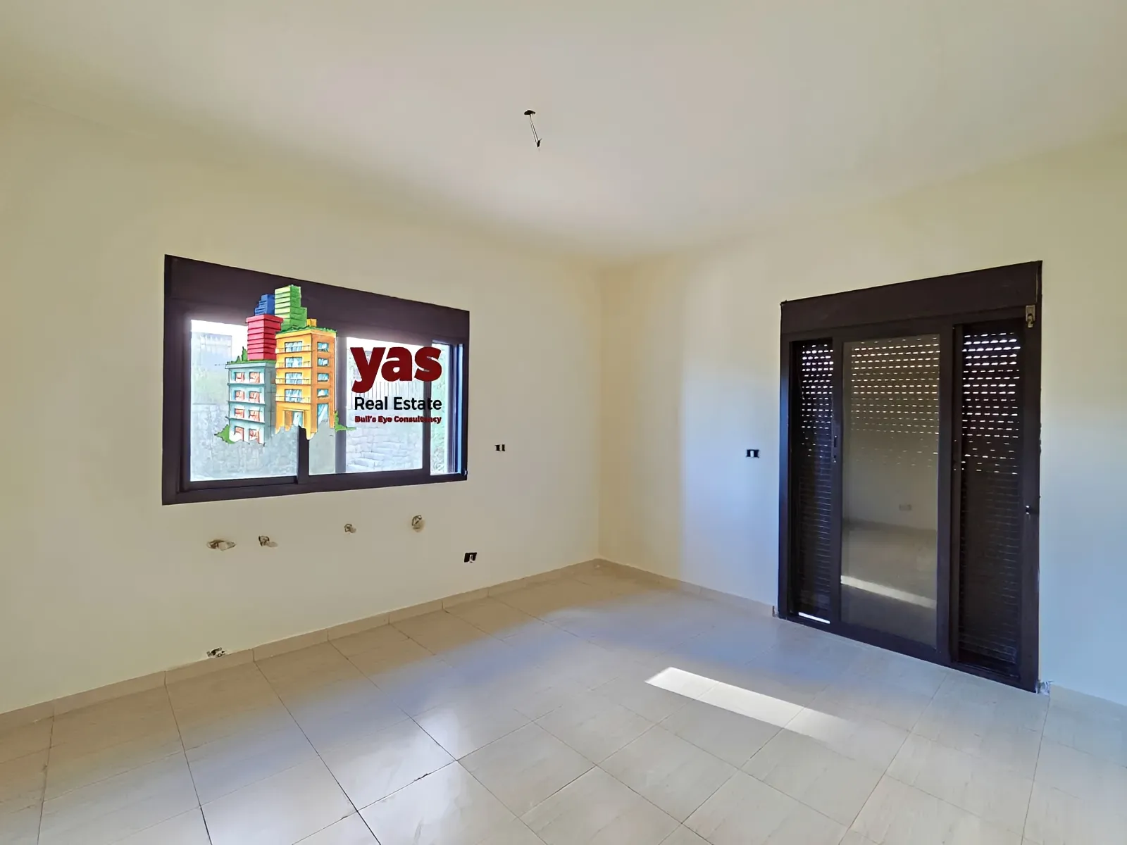 Apartment for Sale in Ballouneh - 4 bed, 3 bath