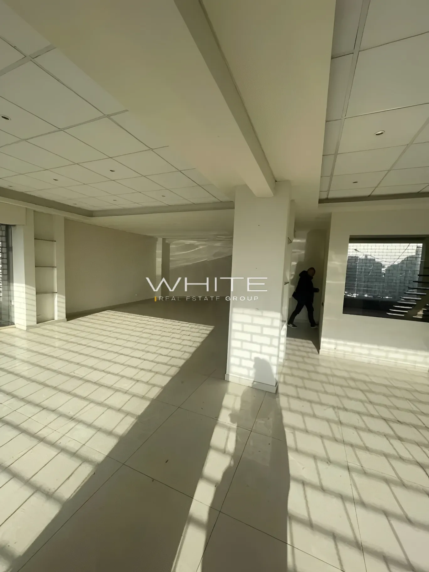 Shop For Rent in Mansourieh