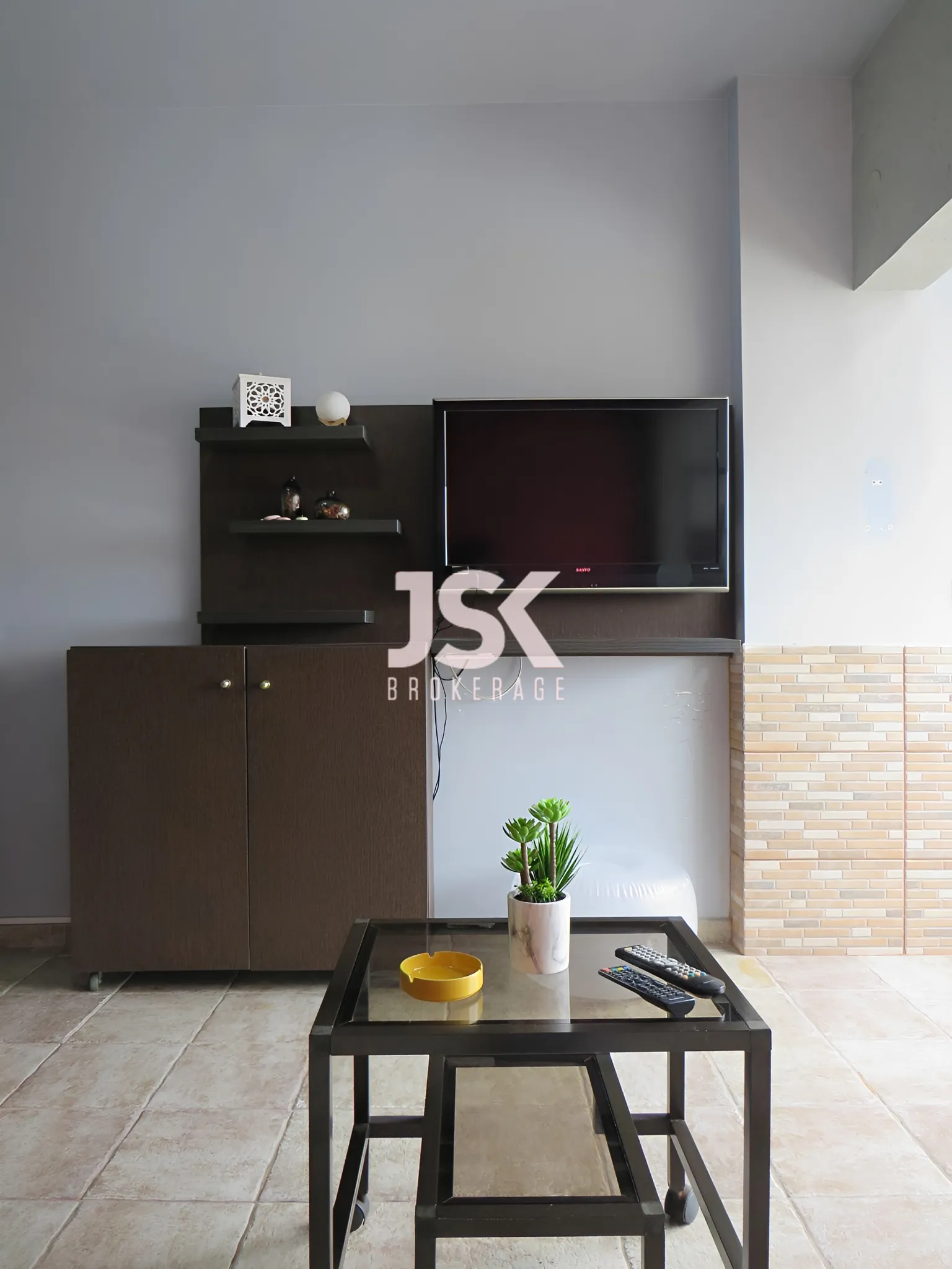 Apartment for Rent in Aamchit