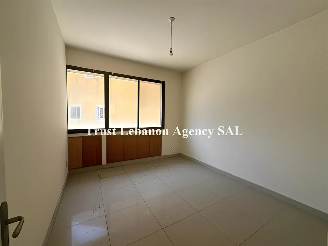 Office for rent in Metn, Sin El Fil
