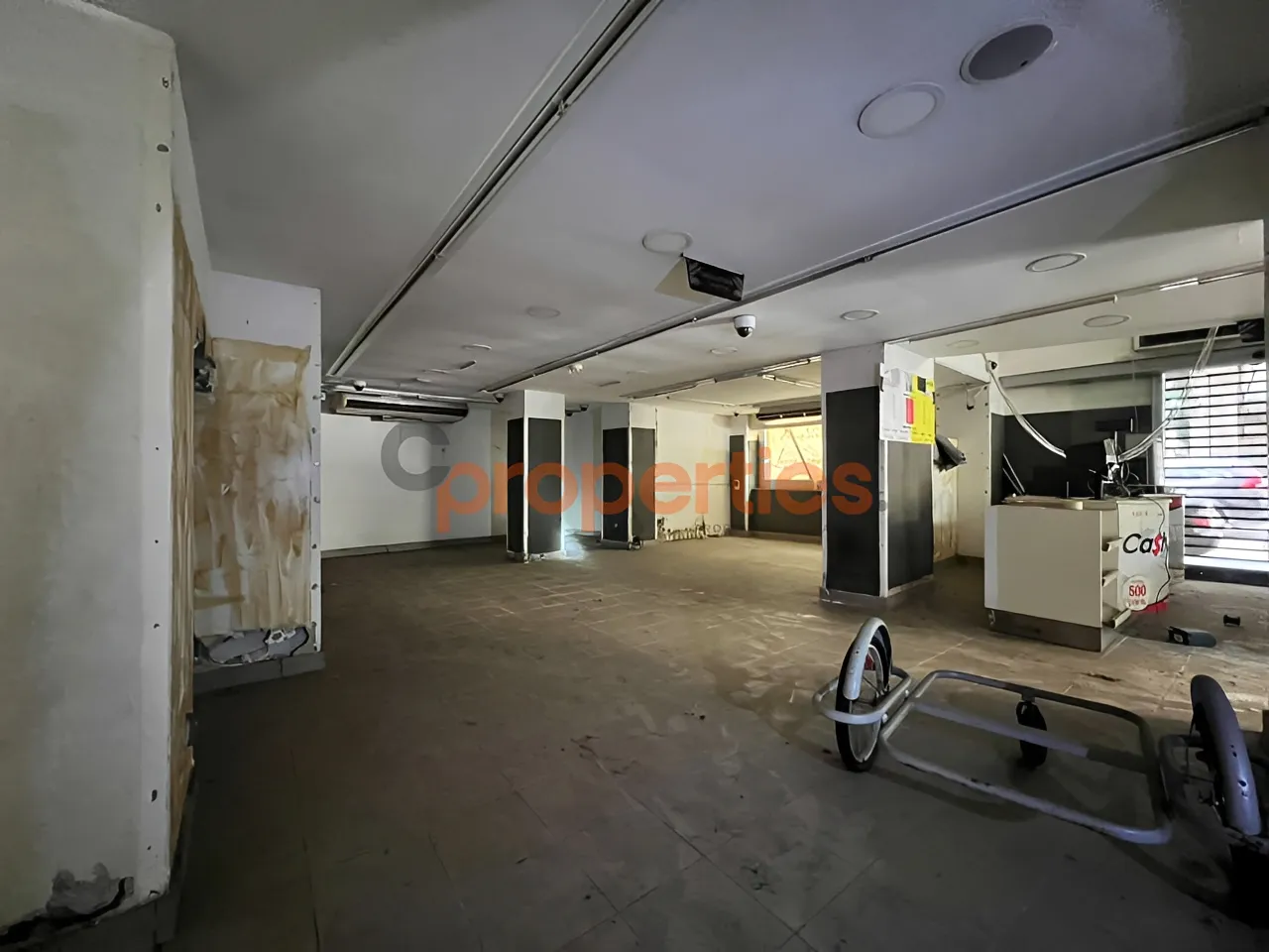 Shop for rent in Hamra, Beirut, Lebanon