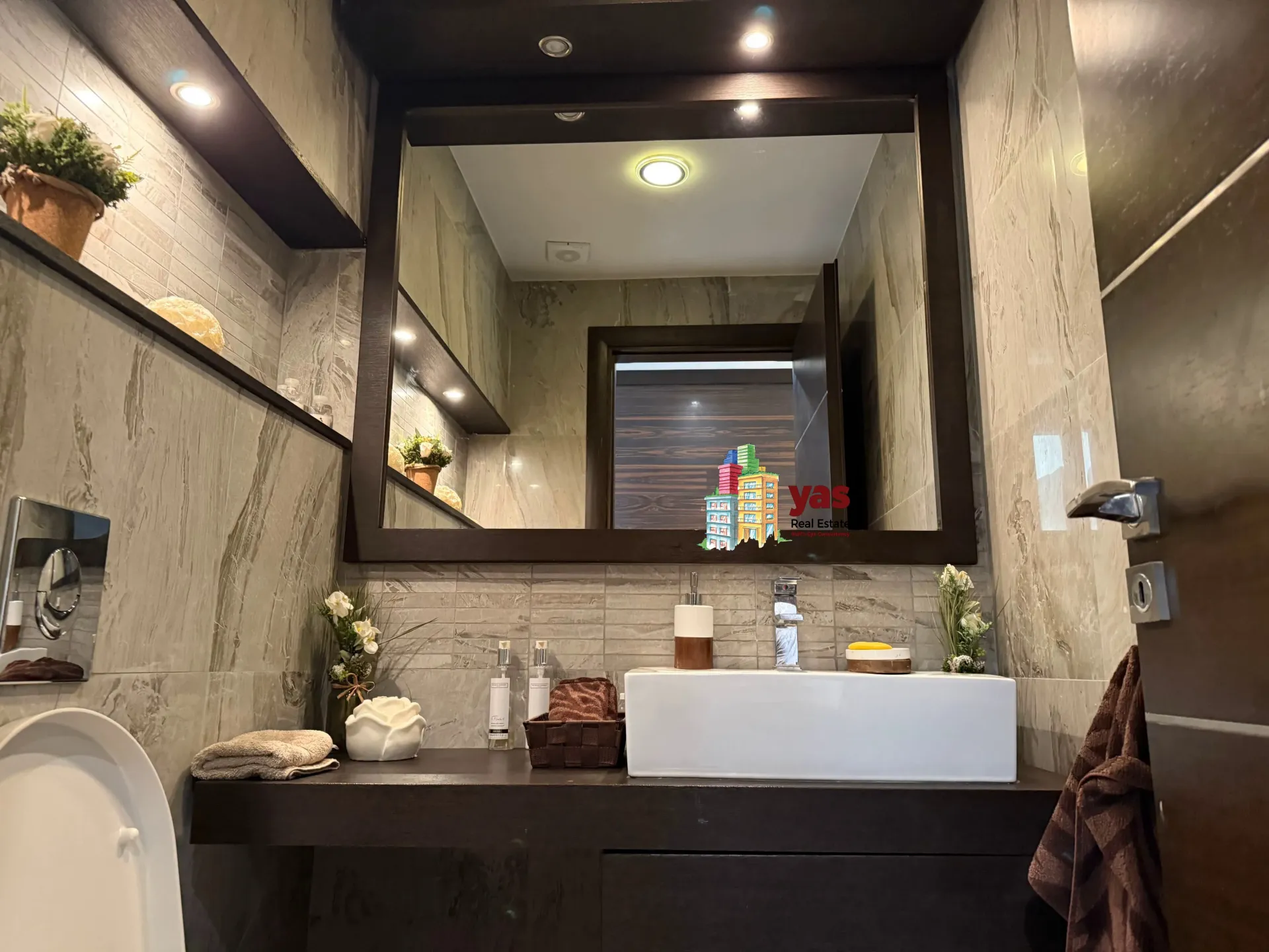 Apartment for Sale in Ballouneh