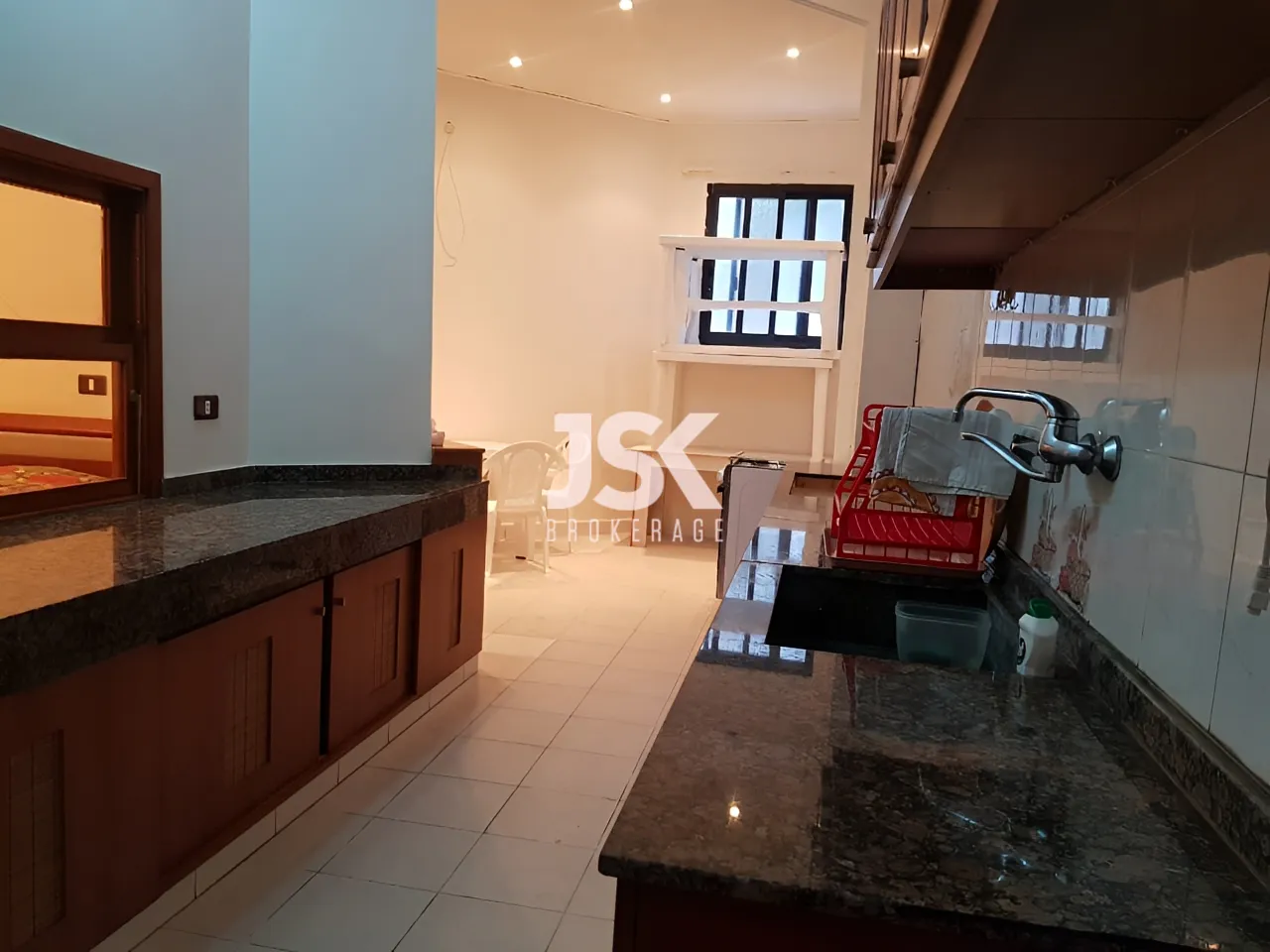 Building for Sale in Fatqa