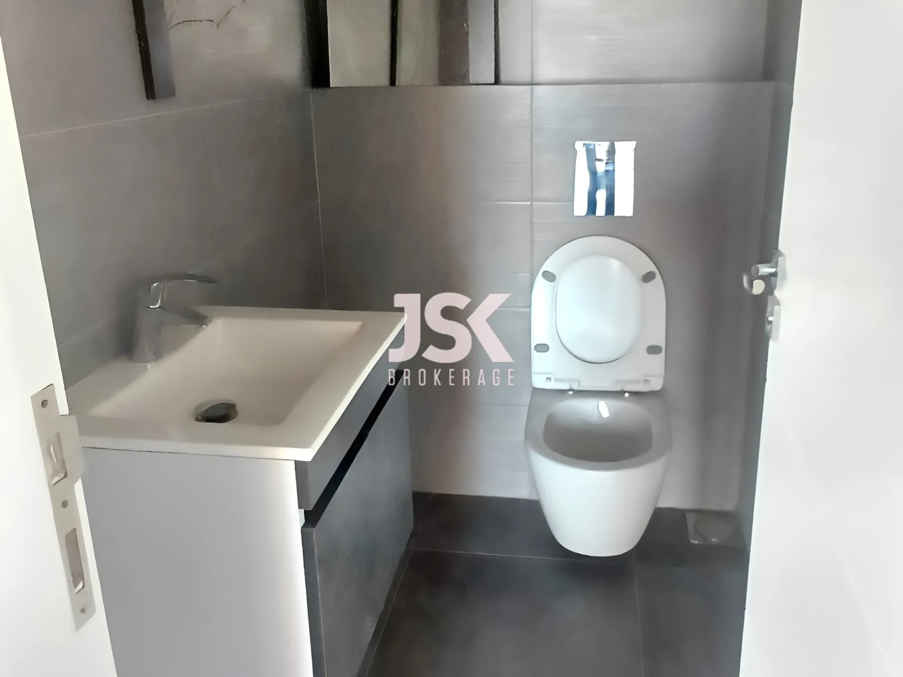 Office for Rent in Dbayeh