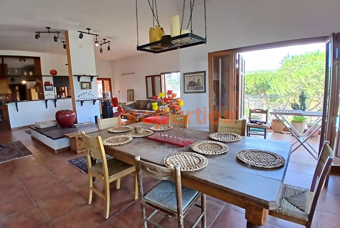 Apartment for Sale in Bolonia