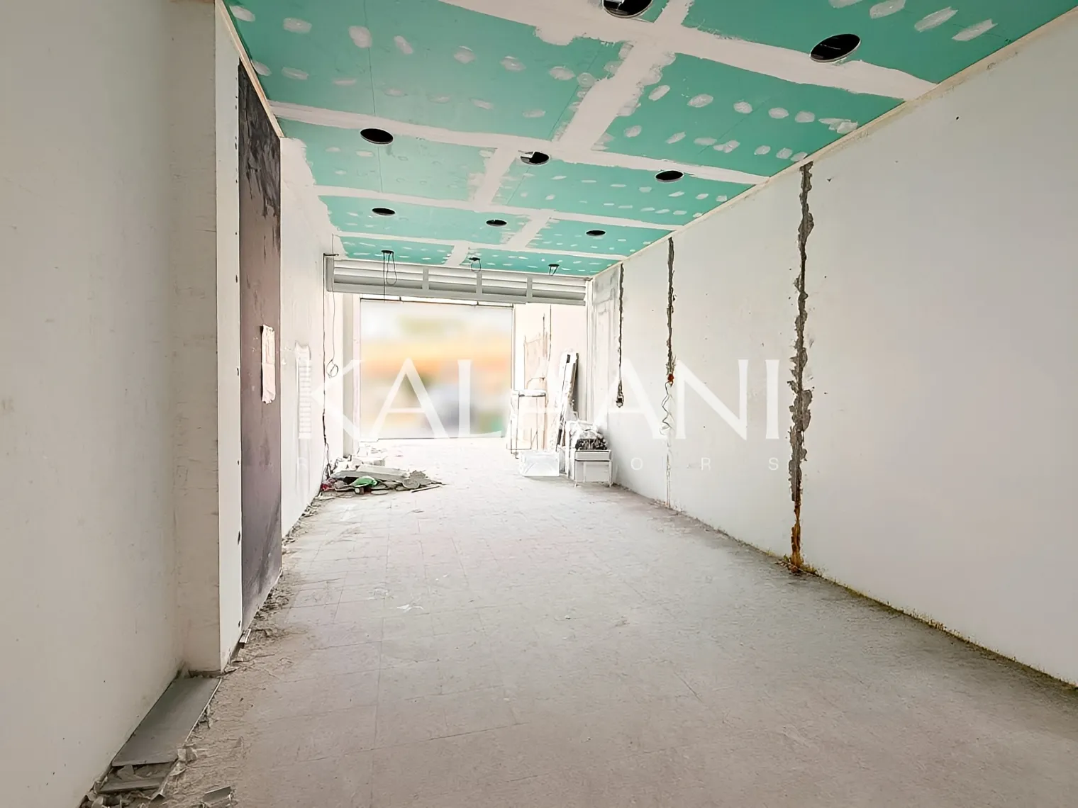 Shop for rent in Naqqache, Lebanon