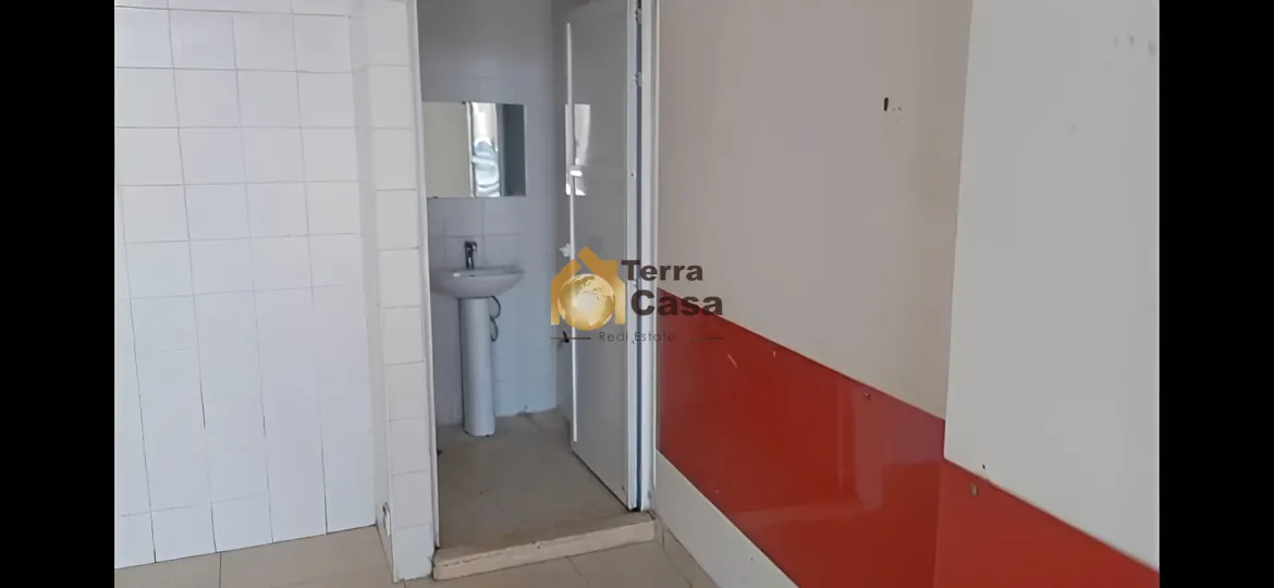 Shop for Rent in Maalaka
