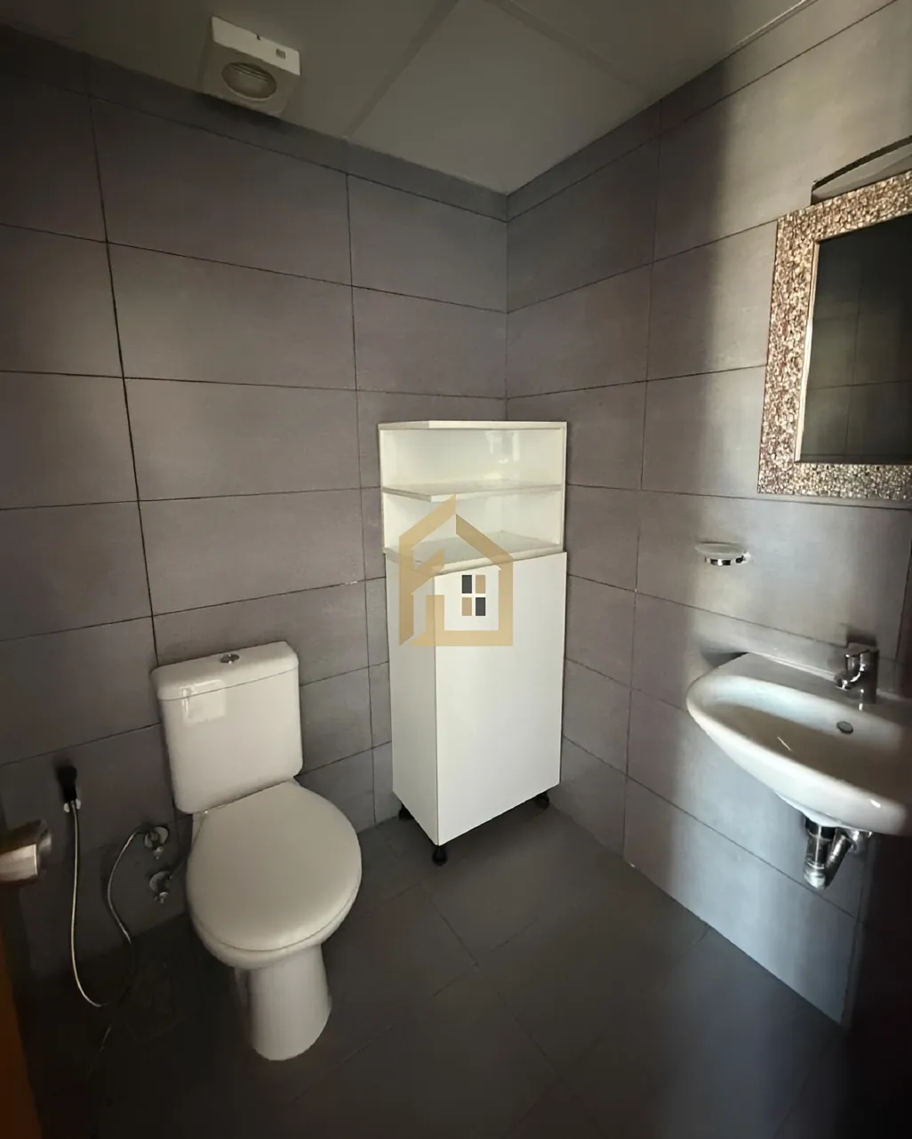 Office for rent in Ain El Mraiseh, Bayrut, Lebanon