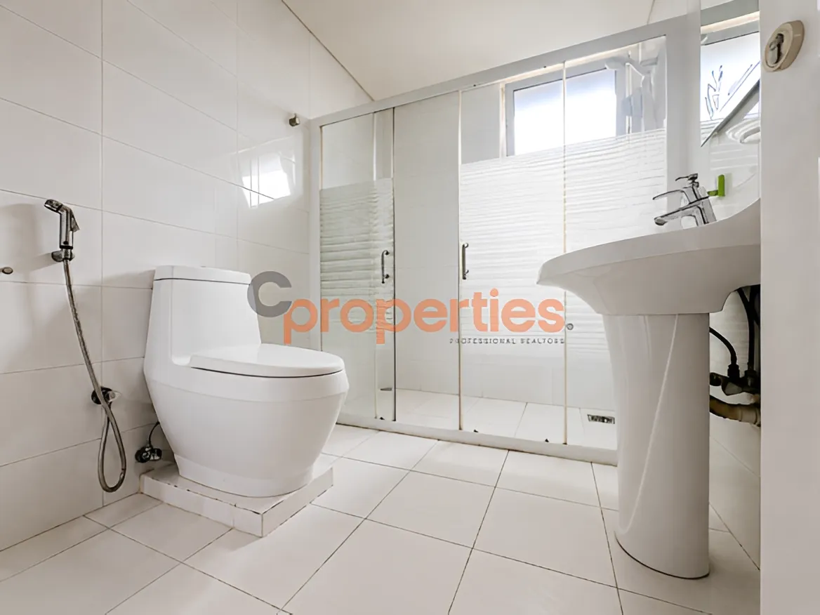 Apartment for sale in Ramleh Al Bayda, Beirut, Lebanon