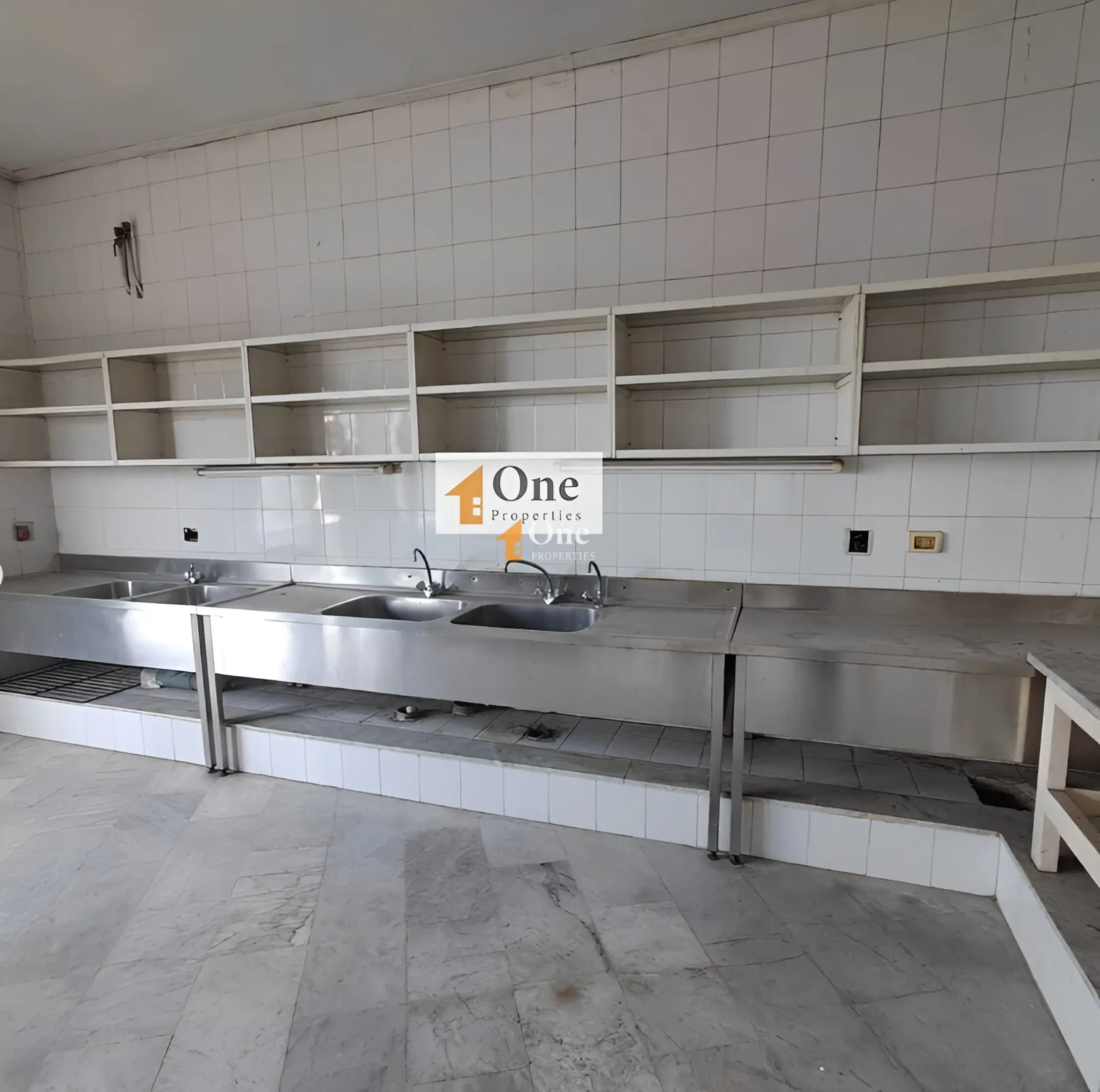 Showroom for rent in Jounieh, Lebanon