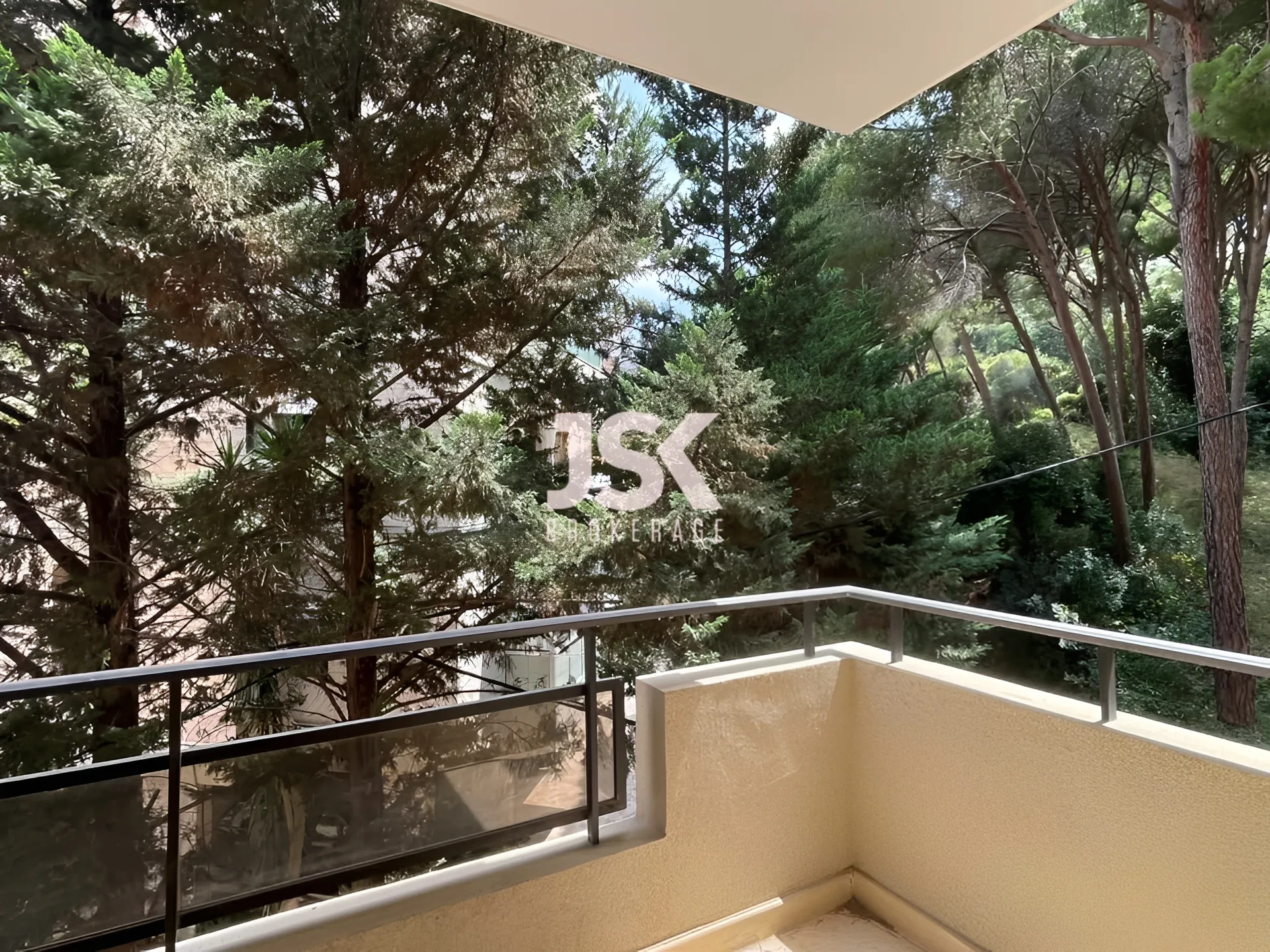 Apartment for Sale in Ain Saadeh