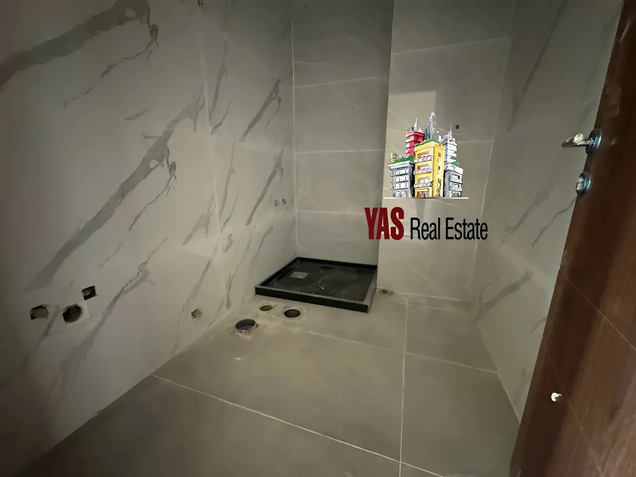 Apartment for Sale in Adonis - 3 bed, 3 bath