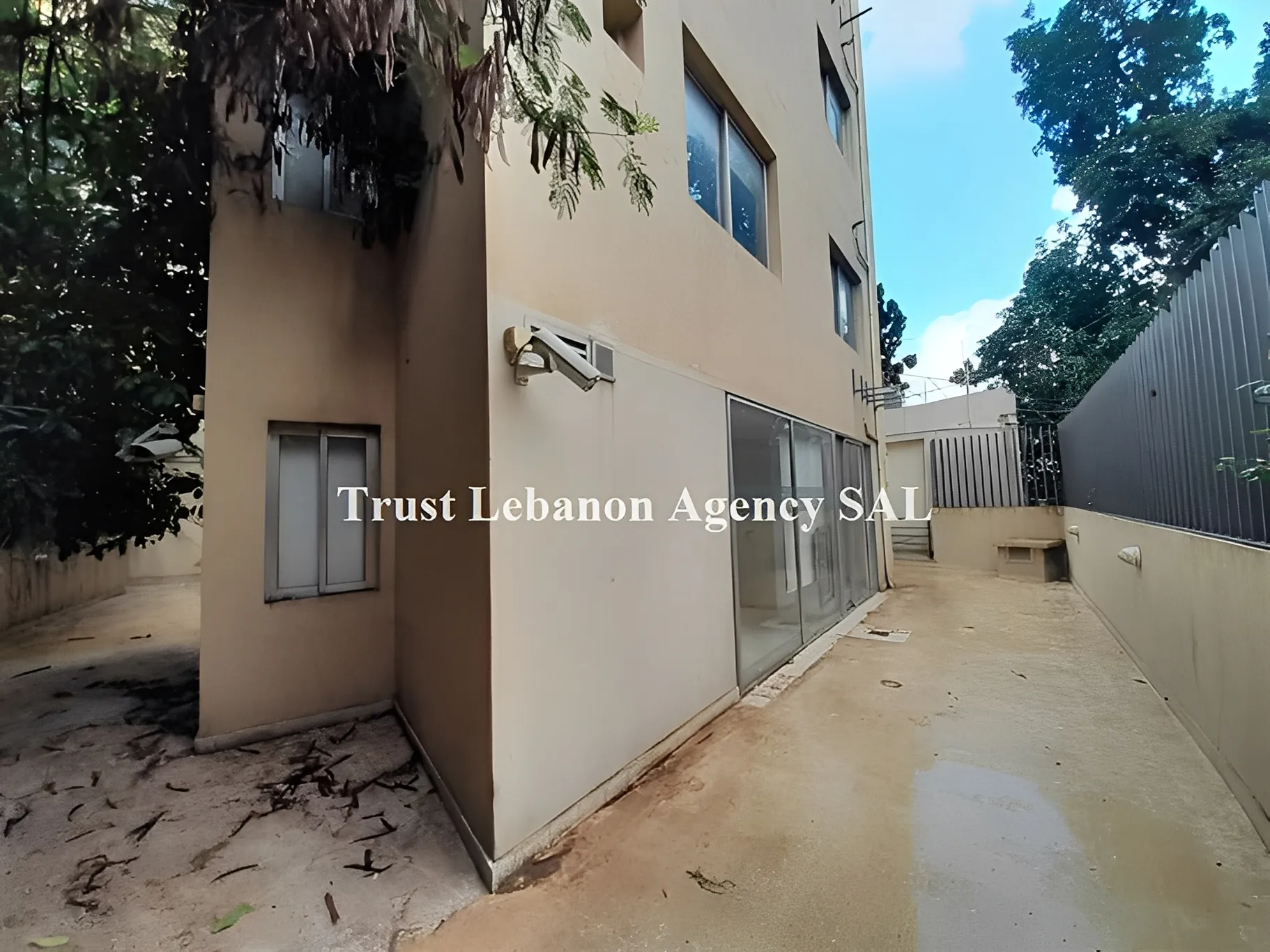 Office for rent in Baabda, Hazmieh